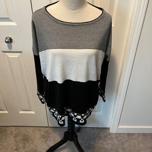 Blyse size S pullover